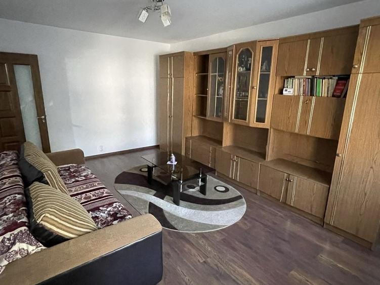 Apartament cu 2 camere decomandat în Mofleni