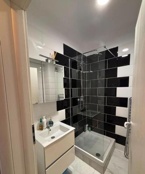 Apartament cu 3 camere decomandat, mobilat în Parcul Carol