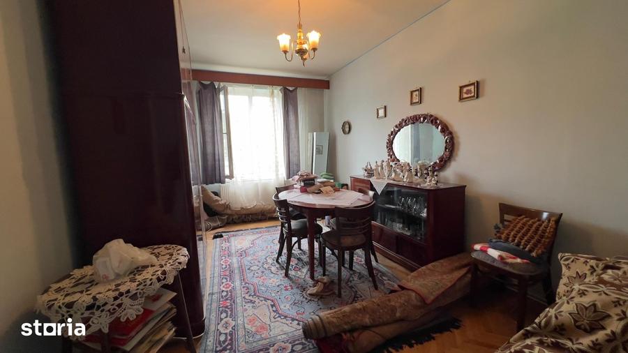 Apartament cu 2 camere decomandat în Petros