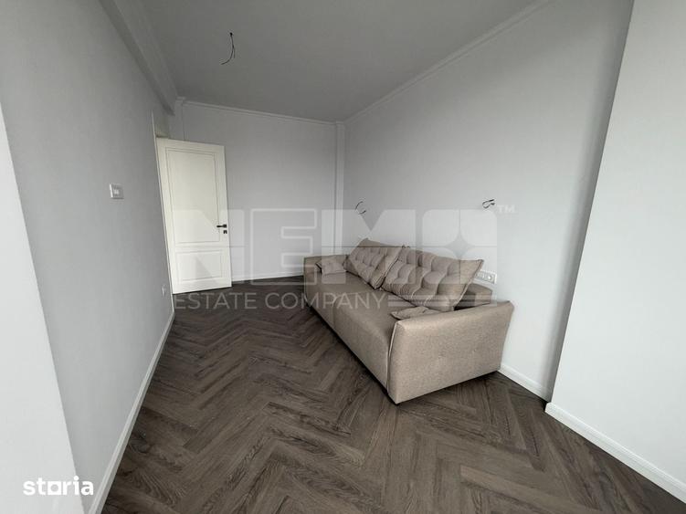 Apartament cu 3 camere semidecomandat în Central