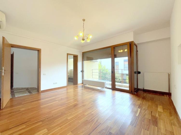 Duplex cu 5 camere cu Canalizare în Torontalului