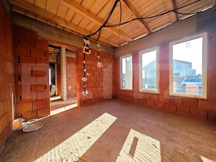 Casă individuală cu 4 camere cu Teren 600 Mp în Paleu