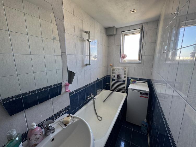 Garsonieră decomandată, mobilată în Titan