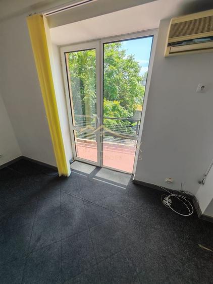 Birou, de 220 mp, în Vitan