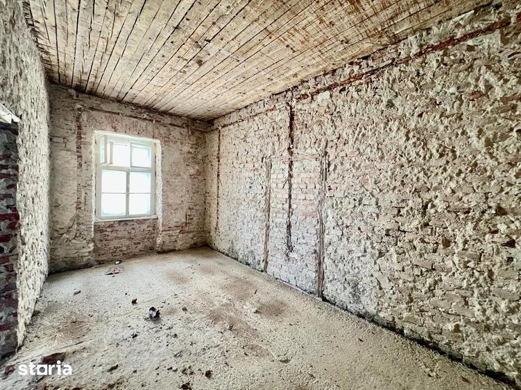 Casă cu 3 camere cu Teren 50 Mp în Central