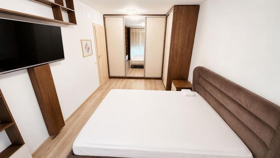 Apartament cu 3 camere decomandat, mobilat în Astra