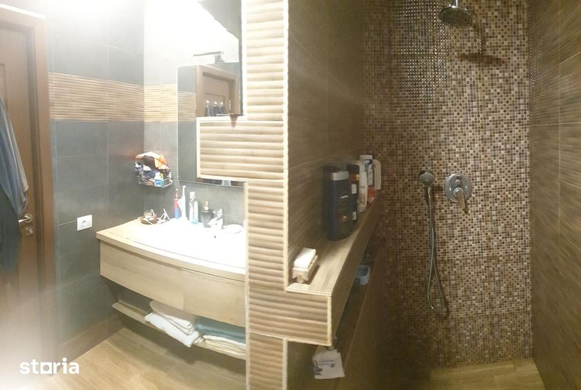 Casă cu 5 camere cu Teren 840 Mp în Valea Lupului