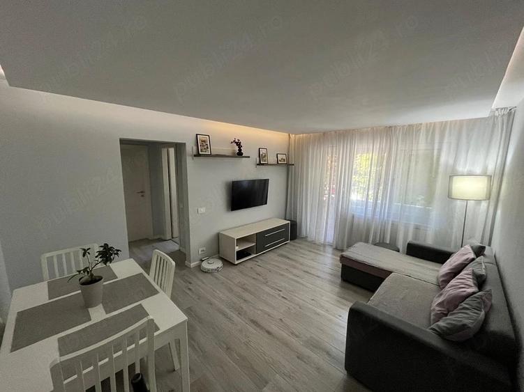 Apartament cu 3 camere semidecomandat în Gării