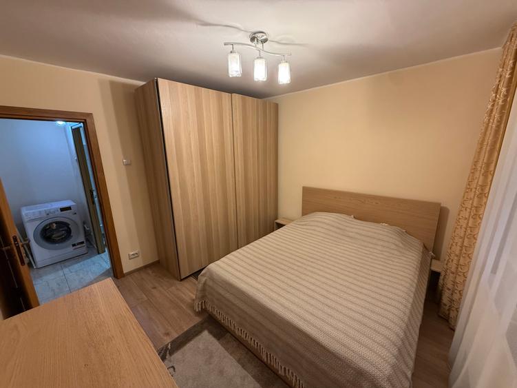 Apartament cu 2 camere decomandat în Trocadero