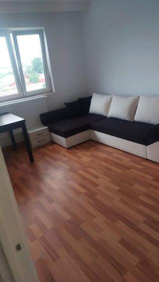 Apartament cu 3 camere semidecomandat în Rahova