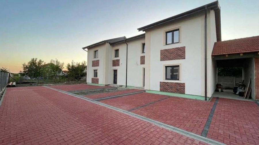 Casă cu 3 camere în Giarmata