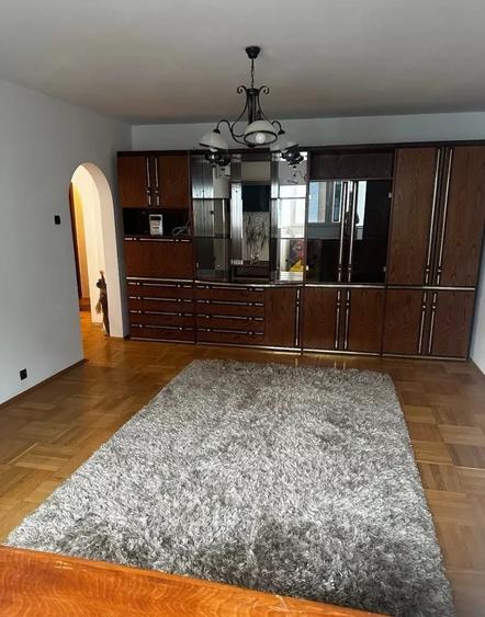 Apartament cu 3 camere decomandat, mobilat în Alba Iulia