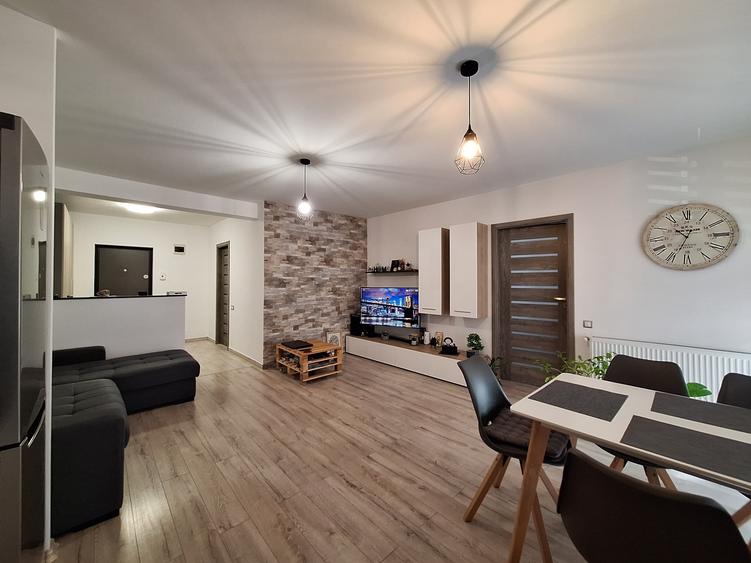 Apartament cu 2 camere semidecomandat, mobilat în Florești — fotografia 3