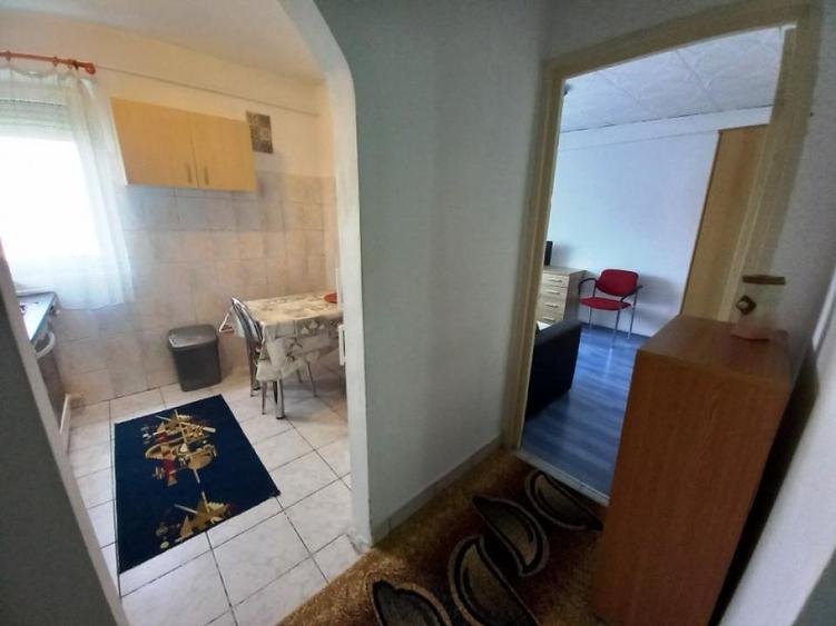 Apartament cu 2 camere decomandat, mobilat în Vest