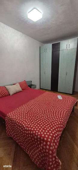 Apartament cu 3 camere decomandat în Complex Studențesc