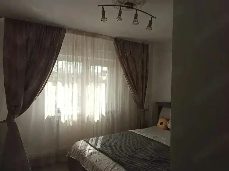 Apartament cu 3 camere decomandat în Găvana