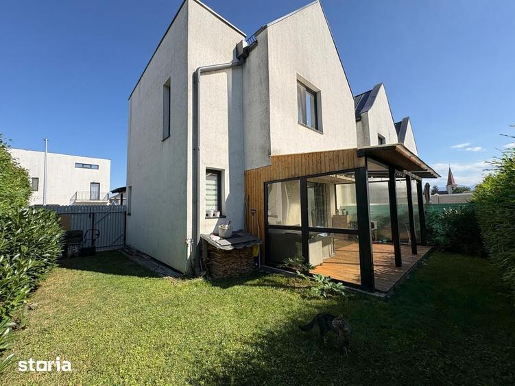 Casă cu 4 camere cu Teren 540 Mp în Șura Mare