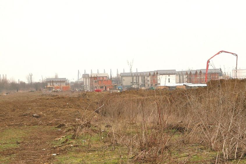 Teren Construcții intravilan de 19325 mp, în Exterior Nord