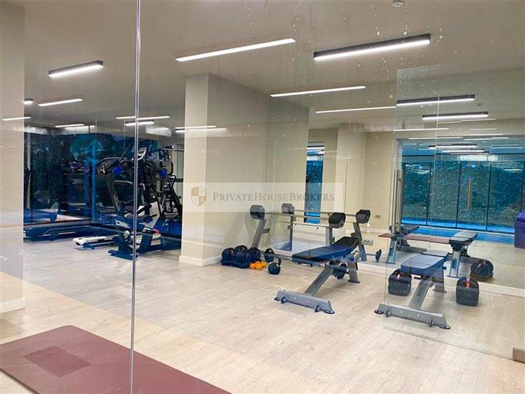 Apartament cu 3 camere semidecomandat, mobilat în Pipera