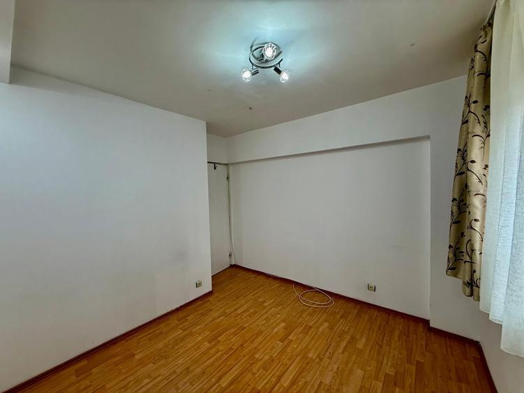 Apartament cu 3 camere decomandat în Mihai Eminescu