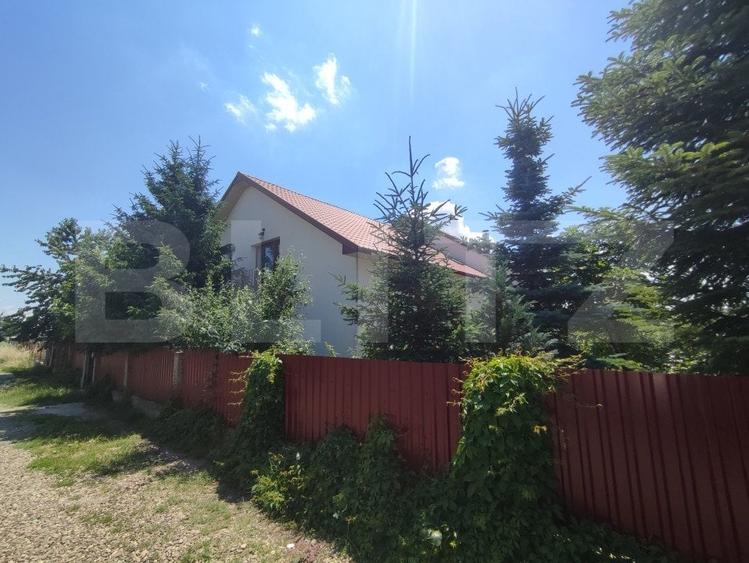 Casă individuală cu 8 camere cu Canalizare în Cătămărești-Deal