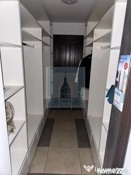 Casă cu 6 camere cu Teren 550 Mp în Crevedia