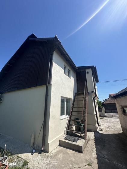 Casă cu 4 camere în Palazu Mare