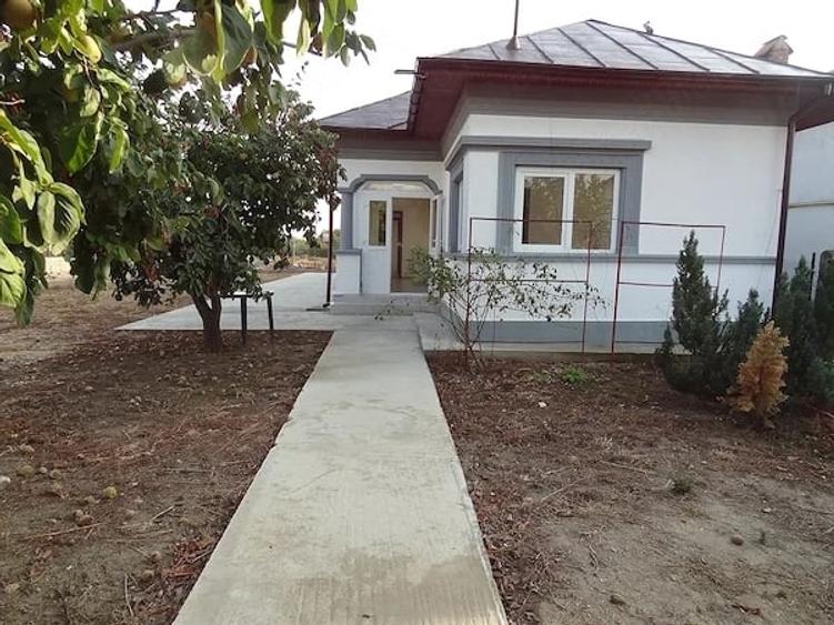 Apartament cu 5 camere în Domnești