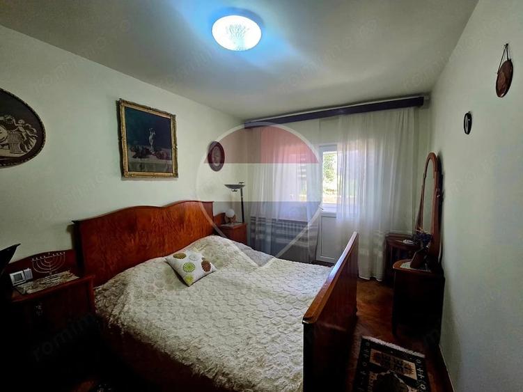 Apartament cu 4 camere decomandat în Central