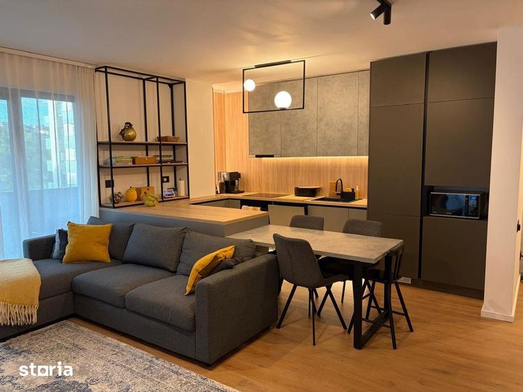 Apartament cu 3 camere semidecomandat în Dâmbul Rotund