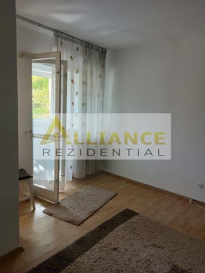 Apartament cu 2 camere decomandat în Apărătorii Patriei