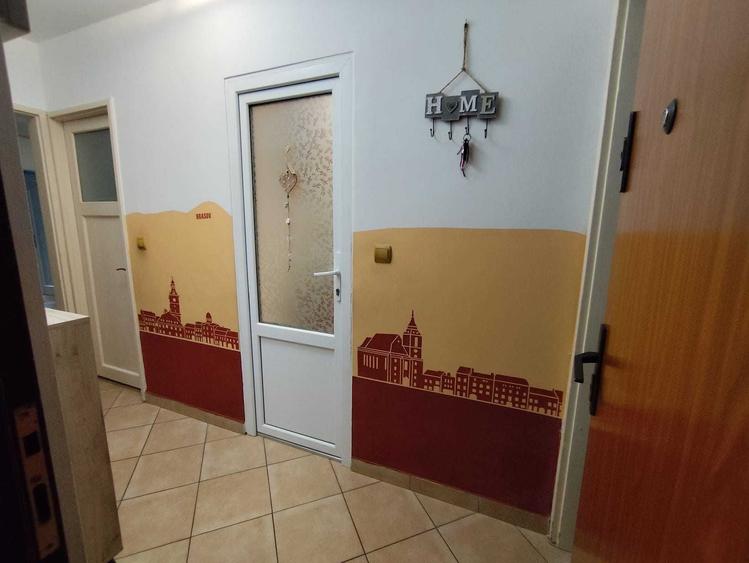Apartament cu 3 camere semidecomandat în Astra