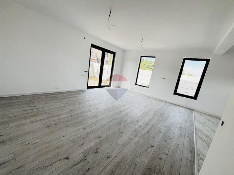 Casă individuală cu 3 camere cu Teren 385 Mp în Domnești
