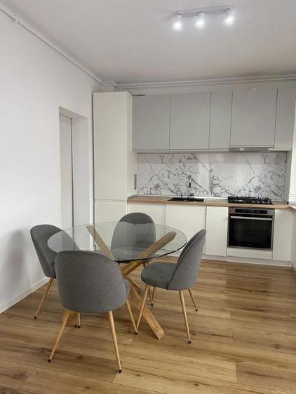 Apartament cu 3 camere decomandat în Sânnicoară