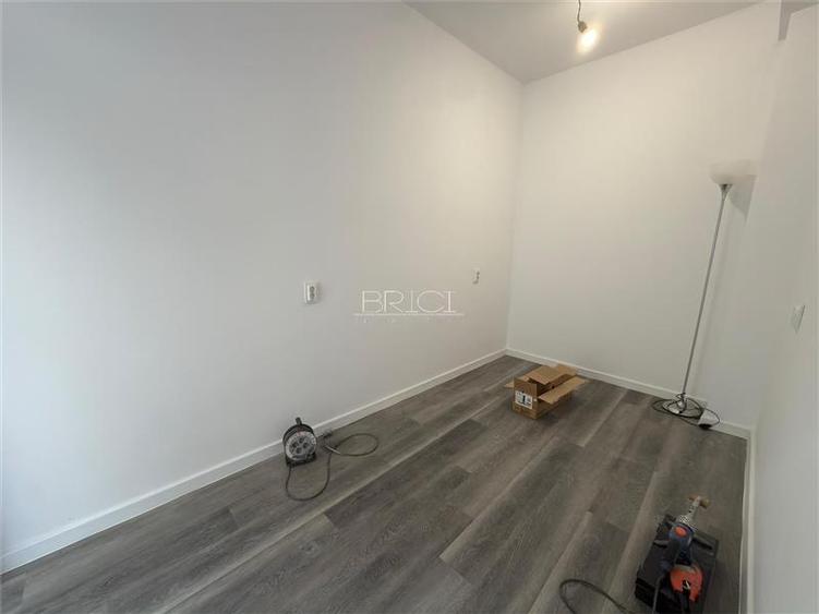 Spațiu comercial, de 52 mp, în Central