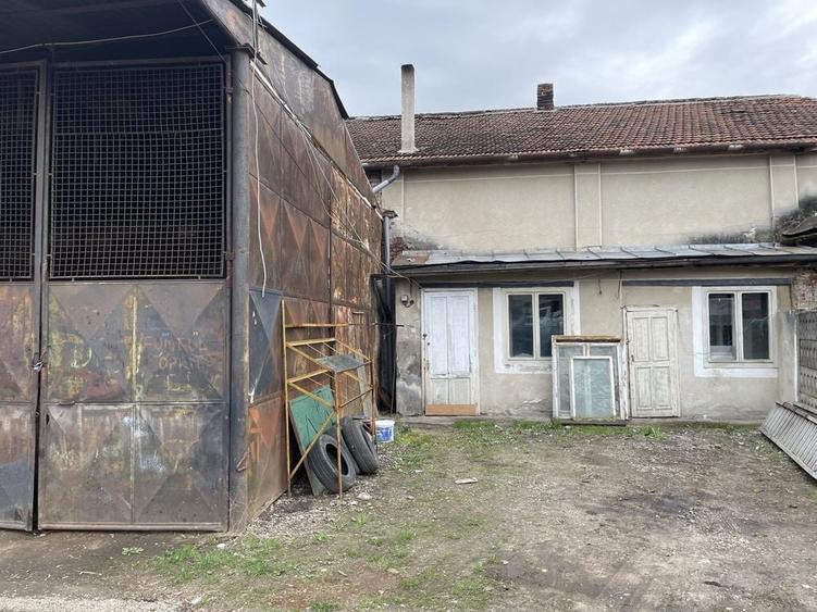 Casă cu 4 camere în Central