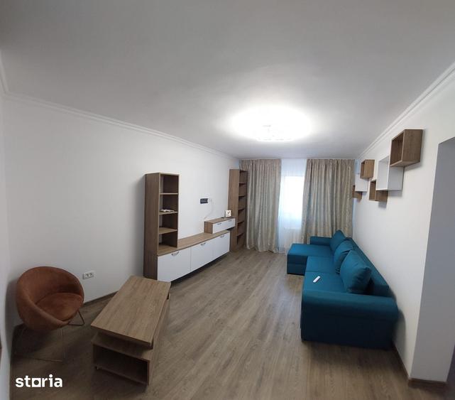 Apartament cu 2 camere decomandat în Far