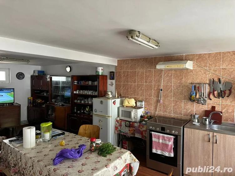 Casă cu 3 camere cu Teren 1300 Mp în Pecineaga