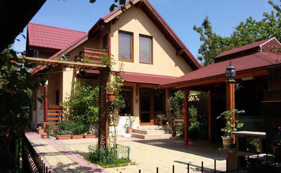 Casă cu 3 camere în Odăi