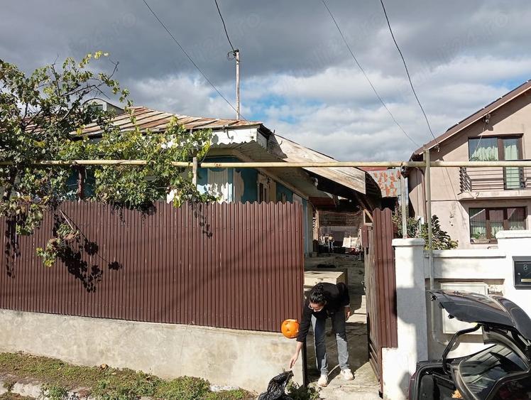 Casă cu Teren 215 Mp în Central