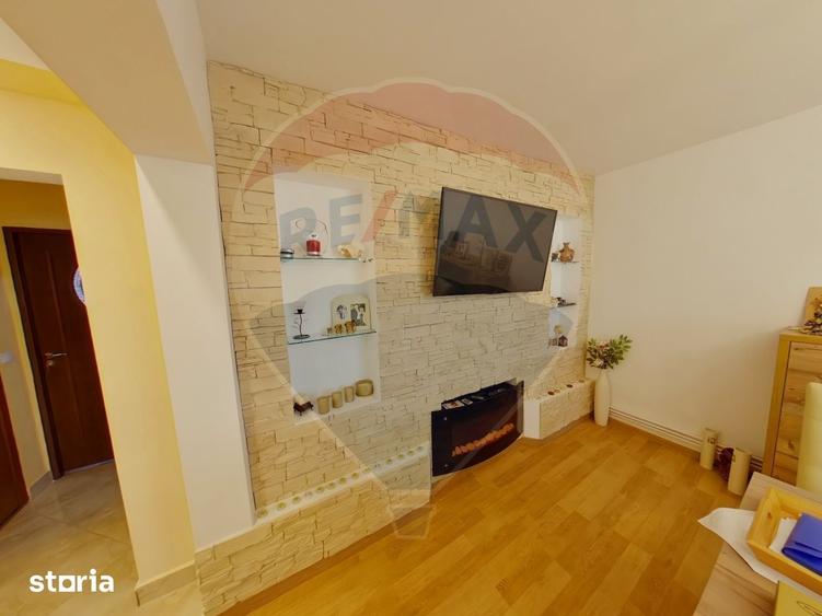 Apartament cu 4 camere de vanzare, Pia?a 1 Decembrie 1918 - 12