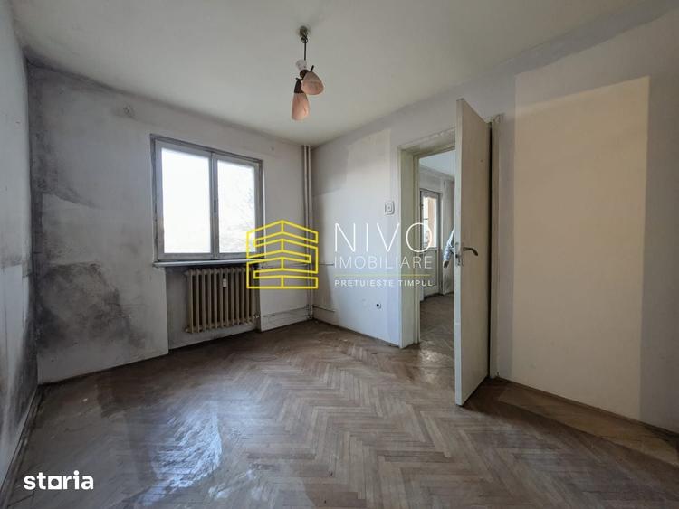 Apartament cu 3 camere semidecomandat în Corunca