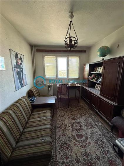 Apartament cu 3 camere decomandat în B-dul București