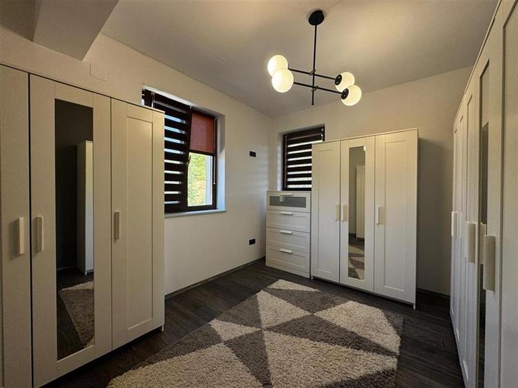 Duplex cu 4 camere cu Piscina în Dâmbul Rotund