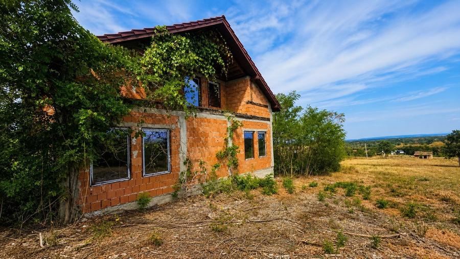 Casă individuală cu 3 camere cu Canalizare în Periferie