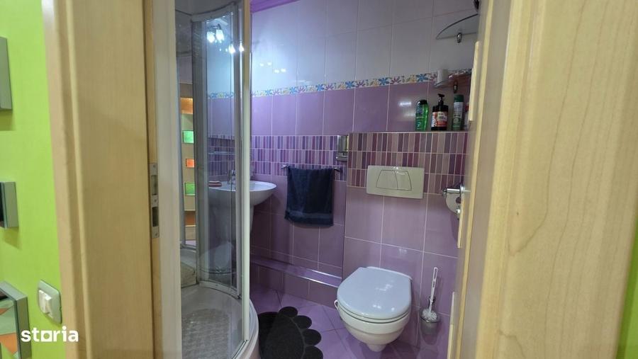 Apartament cu 4 camere decomandat în Complex Studențesc
