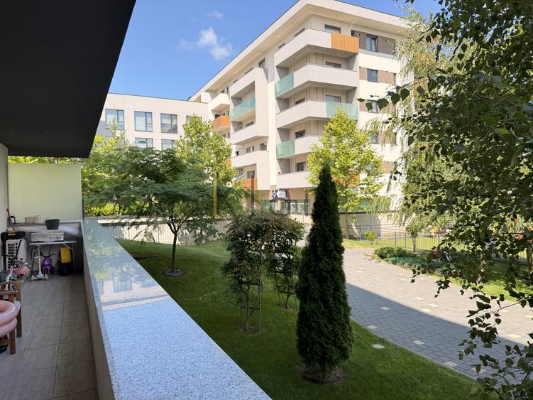 Apartament cu 3 camere semidecomandat, mobilat în Europa