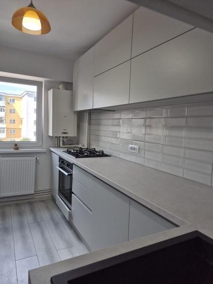 Apartament cu 2 camere decomandat, mobilat în Lenin