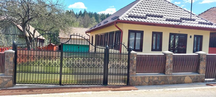 Casă cu 3 camere în Cotumba