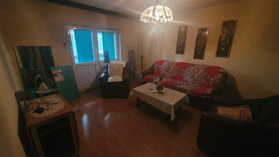 Apartament cu 2 camere decomandat în Lacul Tei